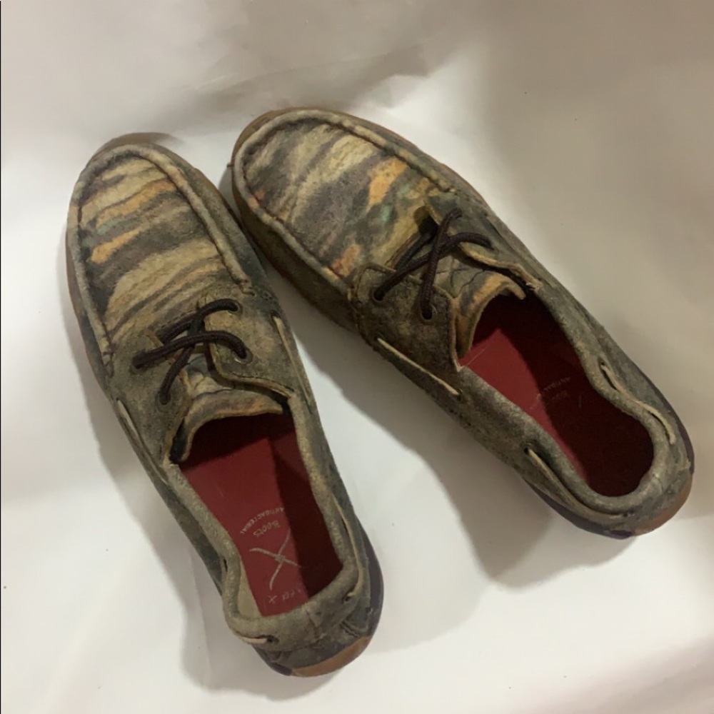 TWISTED X Woman’s Mossy Oak Camo Boat Driving Moc